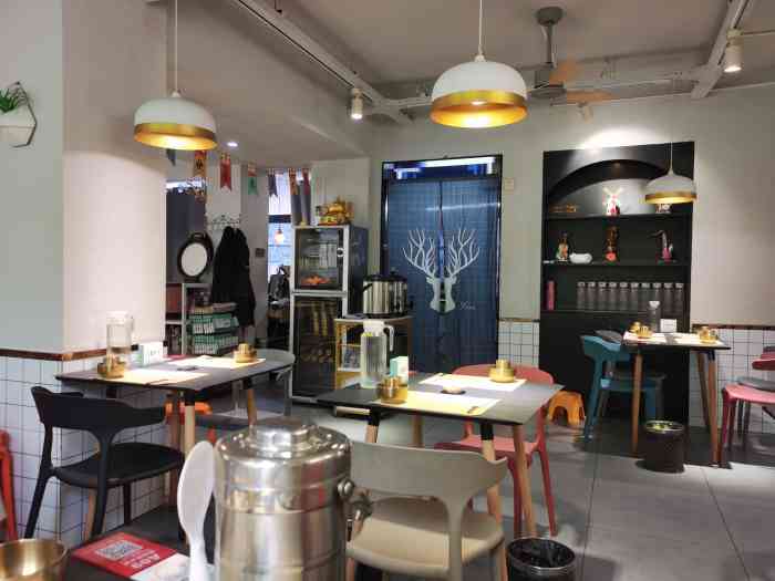 花雕醉鸡(长沙总店)-"五一跟朋友们一起去吃花雕醉鸡,店里不太大.