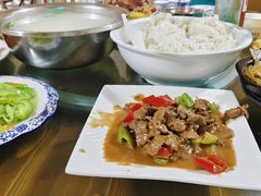 -黄记四更烤乳猪店