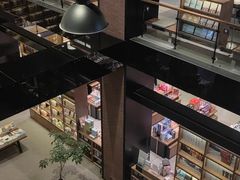-半山书局(新世纪商城店)