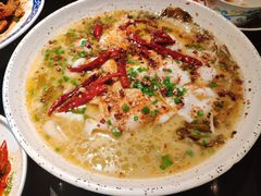 招牌酸菜鱼-老头儿油爆虾·知味杭州(爱琴海购物中心)