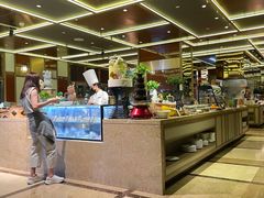 -大中华希尔顿酒店-念自助餐·嗨啤·小龙虾