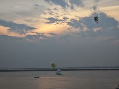 -巴陵广场
