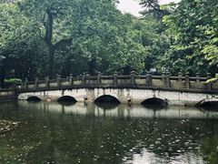 -烈士陵园(地铁站)