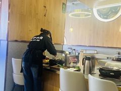 -围炉肉舍•炭烤活鳗•丹东海鲜烤肉(步行街店)