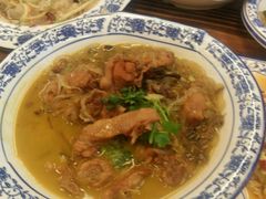 小鸡炖蘑菇-东北人家铁锅炖(鞍山路店)
