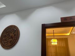 -茸梅路右拐龙虾-农家菜(松江店)