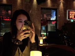 -FOUR PLAY BAR