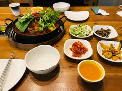 土豆排骨火锅-喇喇排骨火锅·传统韩式脊骨汤(望京西园总店)