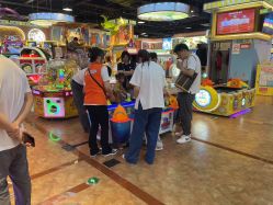 -卡通尼乐园(荟聚中心店)