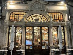 -Majestic Café