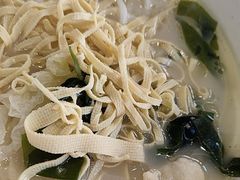 -灵芝妹子海鲜米线(劳动公园店)