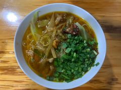 酸菜肉丝米线-越洋肖氏老米线(杨家坪店)