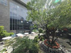 -上海虹桥祥源希尔顿酒店