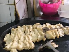 -黄阿姨锅贴大王(万航渡路店)