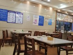 大堂-相聚青山餐厅(阎河路店)