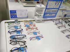 -诺柯视眼镜-蔡司依视路官方工厂店(淞南一店)