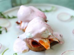 粉粉的班尼迪克蛋-CHILLAX轻乐时(侨建·Hi City店)