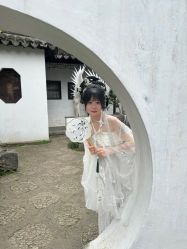 -一揽芳华汉服旗袍体验馆(拙政园店)