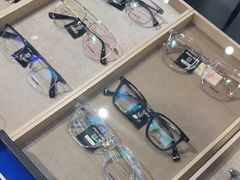 -视野联行眼镜蔡司·依视路官方授权店(顺城店)
