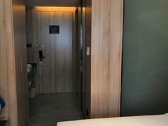 -杭州西湖湖滨银泰亚朵酒店