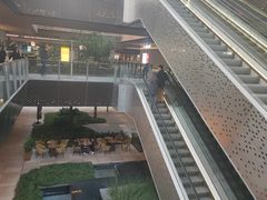 -瑞虹新天地月亮湾