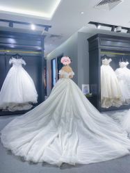 拖尾-GRACE KELLY婚纱与礼服(北京店)