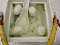 虾汤白菜炖夏夷贝-品海楼·大连海胆锅贴馆(东港店)