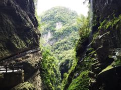 -龙水峡地缝景区