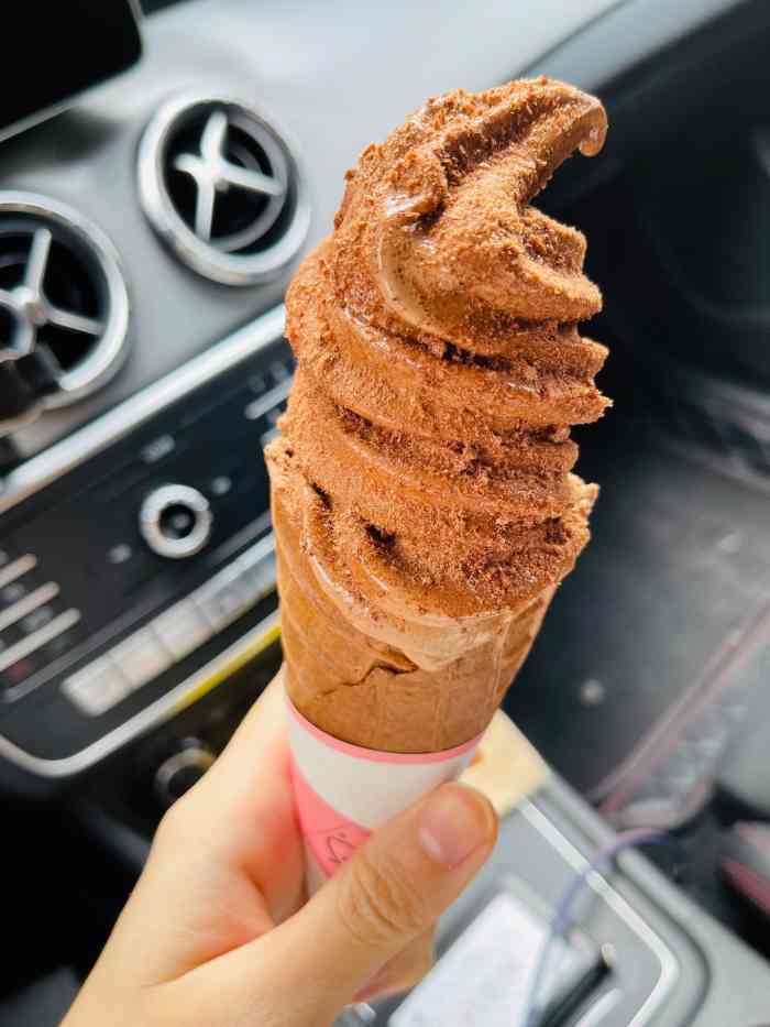 麦当劳(甘家口店)-"第一次给差评,甘家口大厦一层那个甜品店的.