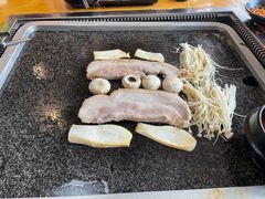 -小黑猪石板烤肉(皇冠花园店)