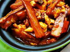 咸鱼鸡粒茄子煲-尚一汤·粤菜海鲜(环球港店)