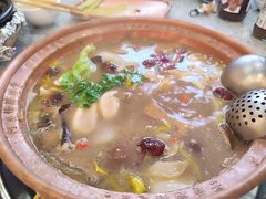 -阿婆情腊排骨火锅(金虹路店)