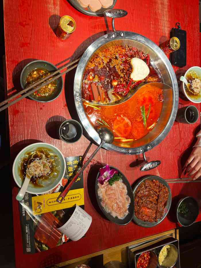 谭鸭血老火锅(吾悦广场店)-"[薄荷]环境:环境一级帮的啦店铺非常大.