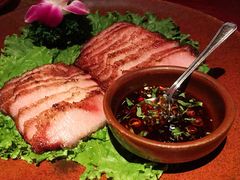 卡拉山火塘烧肉-花马天堂云南餐厅 Lost Heaven(外滩店)