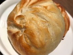 烤千层破酥包-云海肴云南菜(浦江欢乐颂店)