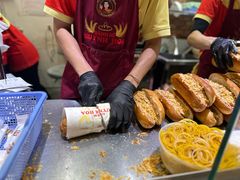 -Bánh Mì Huynh Hoa