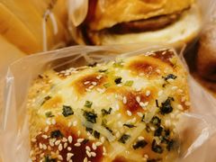 -85度C(生甜甜圈研究工坊·上海松江人民北路店)