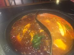 双拼锅底-井格重庆火锅(新世纪店)