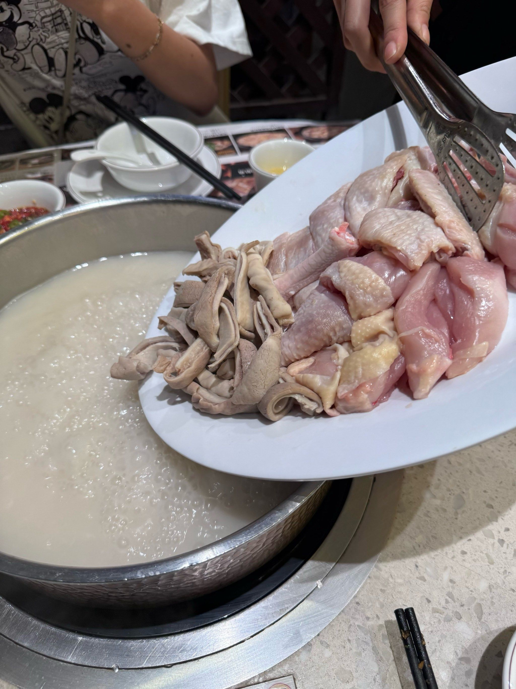 老饕必吃!顺德公猪肚鸡