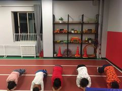 -悦动体能篮球羽毛球网球(三里河店)