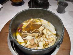 -芸山季·云南山珍菌火锅(人民广场来福士店)