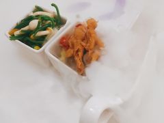 小黄瓜拌海鲜菇-汉通东林海鲜大酒店(鼓楼孝闻街店)