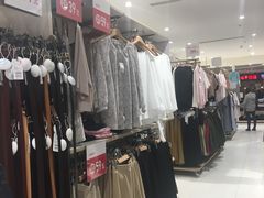 -优衣库(上海金桥国际商业广场店)