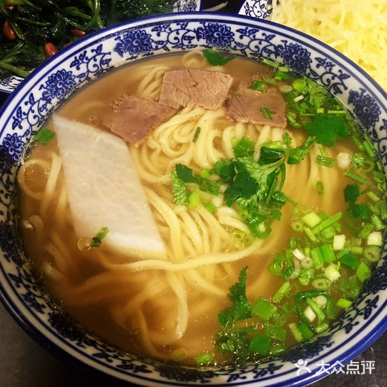 熬骨香匠心传承牛肉面