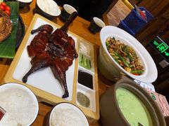 -老滇山寨•云南特色菜•地方菜•民族风情歌舞表演(金碧店)