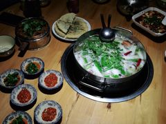 -大众跷脚牛肉馆·非遗传承单位(峨眉山店)