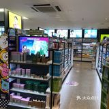 屈臣氏的柜姐一向热情 你好