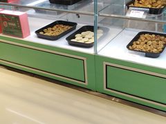 面包甜点陈列柜-上海哈尔滨食品厂(合生汇店)