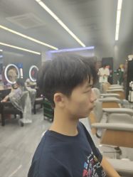 点击看大图 -藤野造型烫发染发