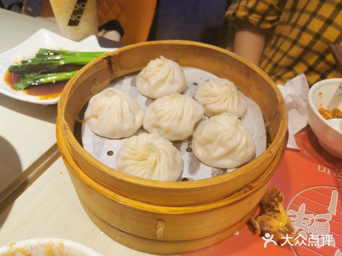 穿蒸引鲜·嗲记(正大广场店)双拼小笼（蟹粉+鲜肉）图片